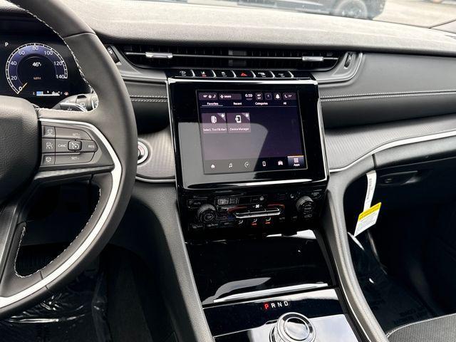 new 2025 Jeep Grand Cherokee car, priced at $48,175