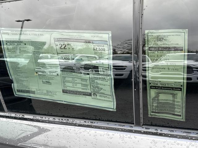 new 2025 Jeep Grand Cherokee car, priced at $48,175