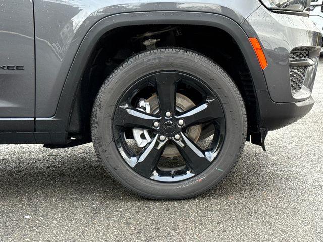 new 2025 Jeep Grand Cherokee car, priced at $48,175