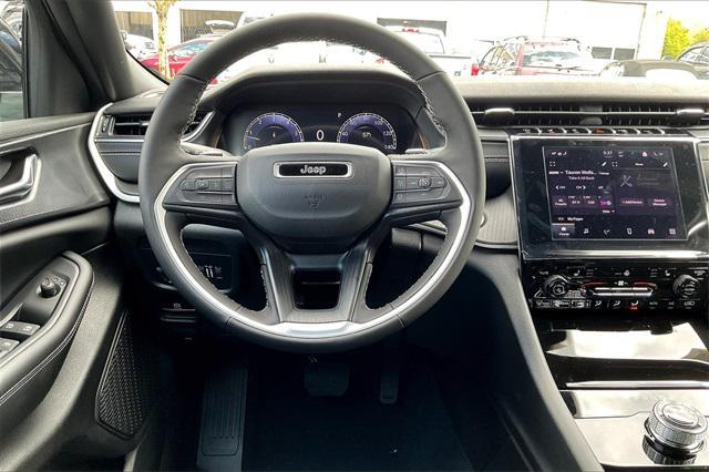 new 2025 Jeep Grand Cherokee car, priced at $48,175