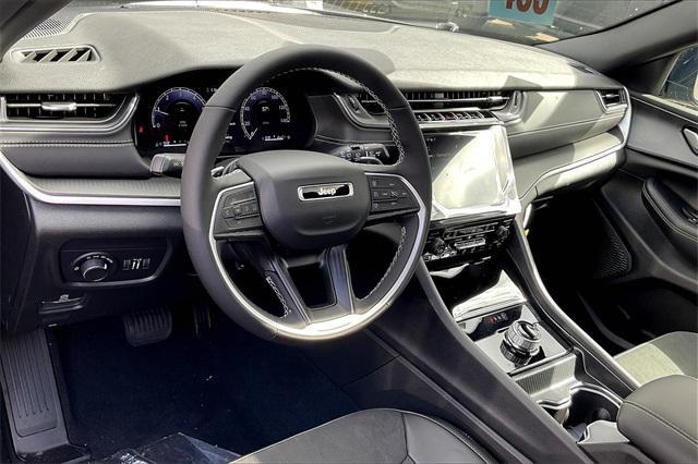 new 2025 Jeep Grand Cherokee car, priced at $48,175