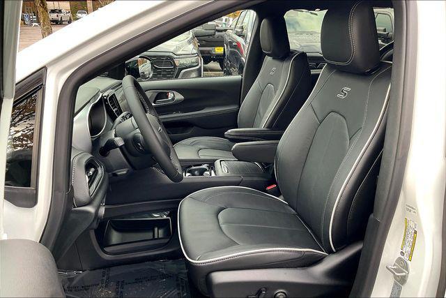 new 2026 Chrysler Pacifica car, priced at $55,530