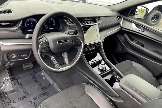 new 2025 Jeep Grand Cherokee car, priced at $48,775