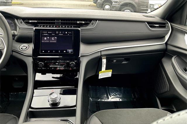 new 2025 Jeep Grand Cherokee car, priced at $48,775