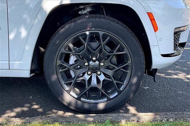 new 2025 Jeep Grand Cherokee L car, priced at $69,060