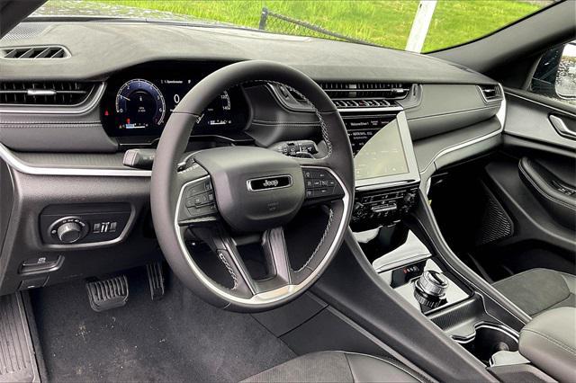new 2025 Jeep Grand Cherokee car, priced at $48,175