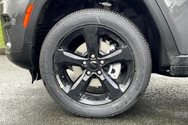 new 2025 Jeep Grand Cherokee car, priced at $48,175