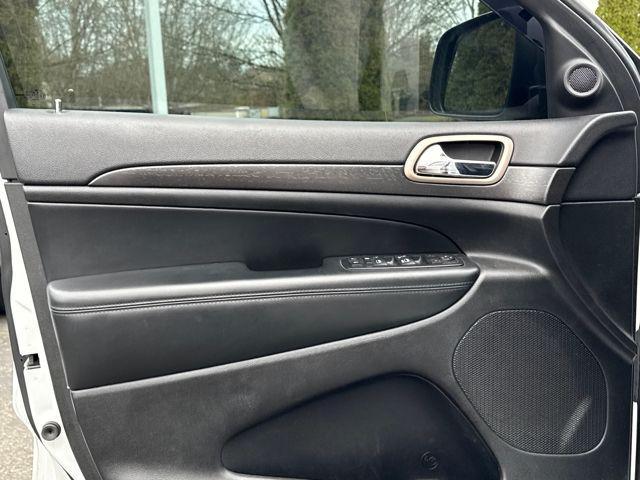 used 2015 Jeep Grand Cherokee car, priced at $11,490