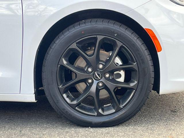 used 2025 Chrysler Pacifica car, priced at $36,990