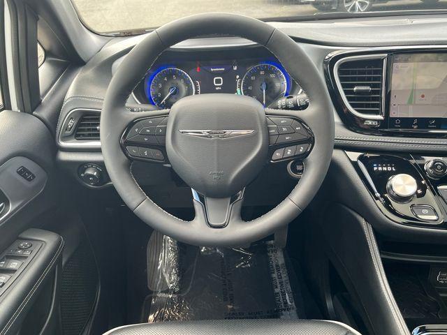 used 2025 Chrysler Pacifica car, priced at $36,990