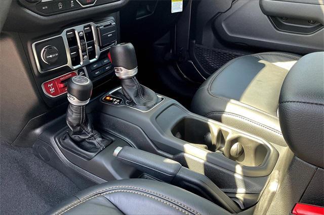 new 2025 Jeep Wrangler car, priced at $57,270