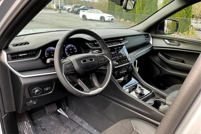 new 2024 Jeep Grand Cherokee car, priced at $49,175