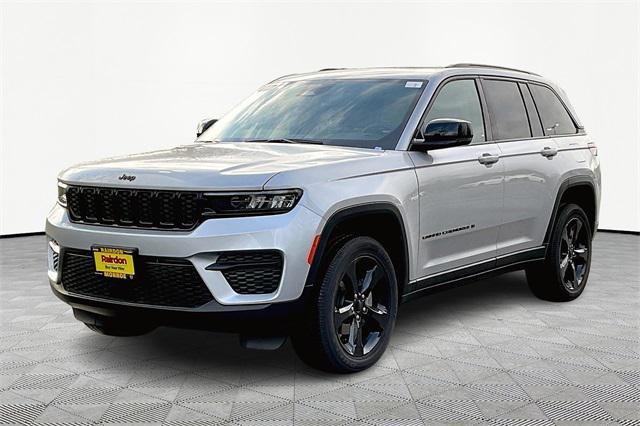 new 2024 Jeep Grand Cherokee car, priced at $49,175