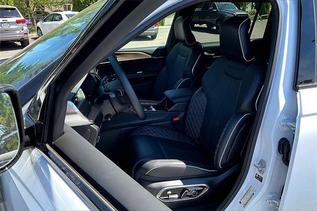 new 2025 Jeep Grand Cherokee L car, priced at $65,080