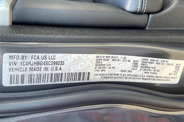 new 2025 Jeep Grand Cherokee car, priced at $52,535
