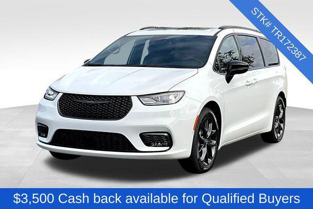 new 2026 Chrysler Pacifica car, priced at $53,815