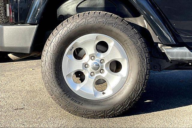 used 2015 Jeep Wrangler Unlimited car, priced at $21,900