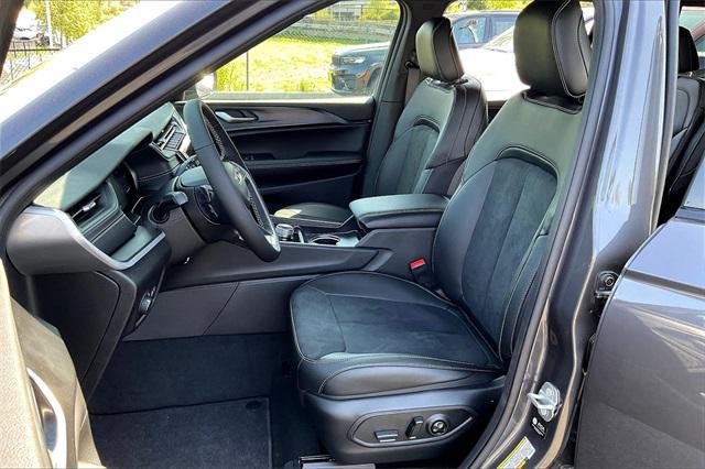 new 2025 Jeep Grand Cherokee L car, priced at $51,370