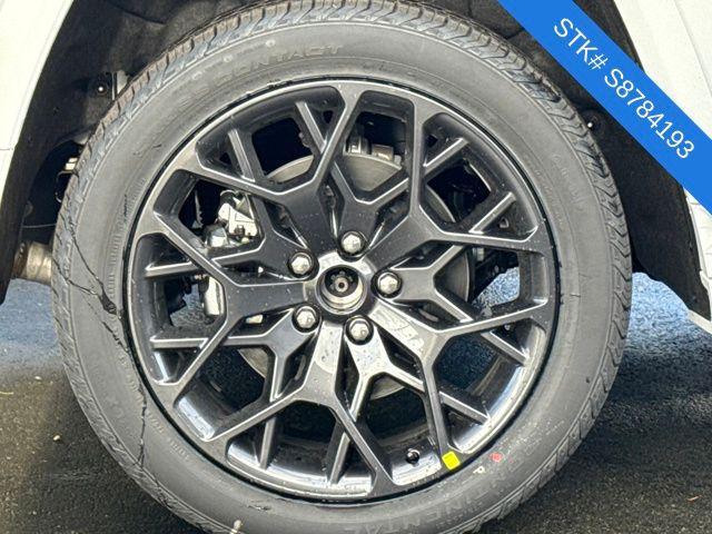 new 2025 Jeep Grand Cherokee L car, priced at $65,080