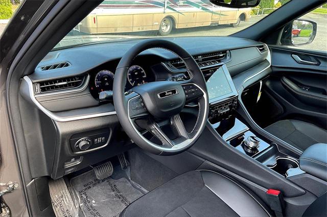 new 2024 Jeep Grand Cherokee car, priced at $49,175