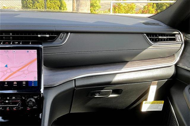 new 2025 Jeep Grand Cherokee car, priced at $59,585