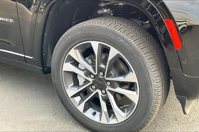 new 2025 Jeep Grand Cherokee car, priced at $59,585