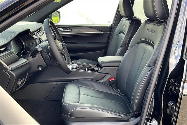 new 2025 Jeep Grand Cherokee car, priced at $59,585