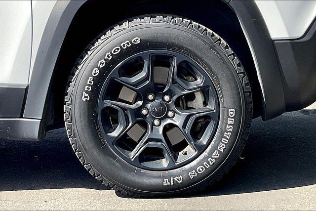used 2022 Jeep Cherokee car, priced at $23,900