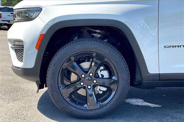 new 2025 Jeep Grand Cherokee car, priced at $51,940