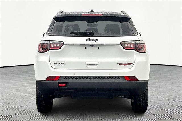 new 2025 Jeep Compass car, priced at $33,990