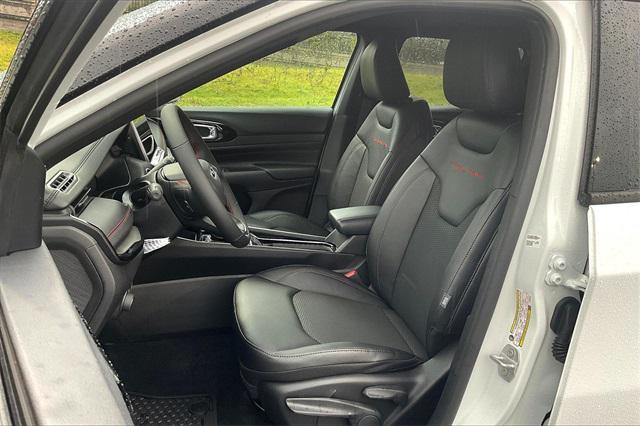 new 2025 Jeep Compass car, priced at $33,990