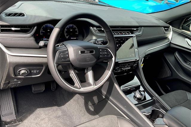 new 2025 Jeep Grand Cherokee car, priced at $48,175