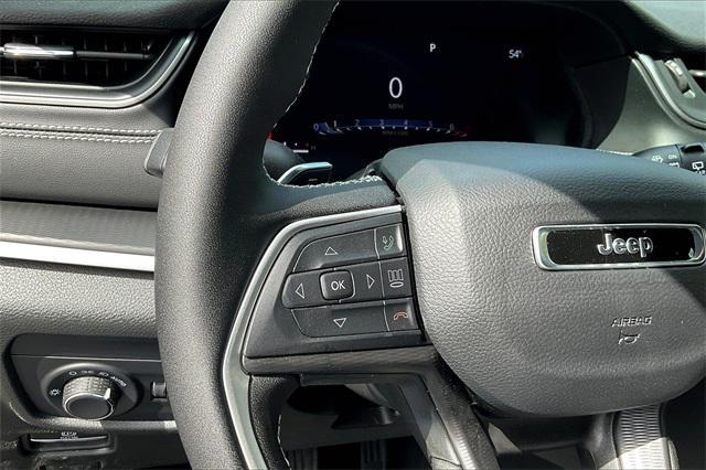 new 2025 Jeep Grand Cherokee car, priced at $48,175