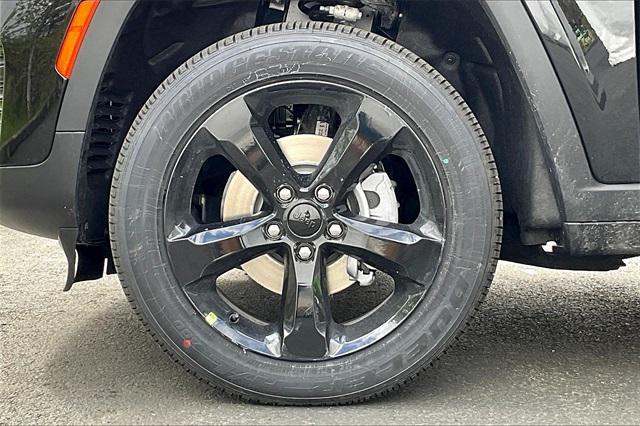 new 2025 Jeep Grand Cherokee car, priced at $48,175