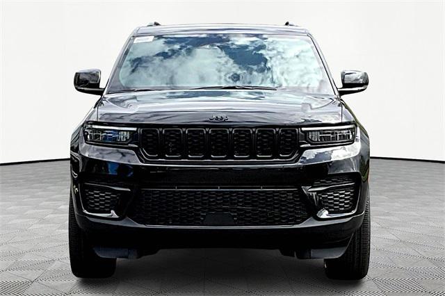 new 2025 Jeep Grand Cherokee car, priced at $48,175