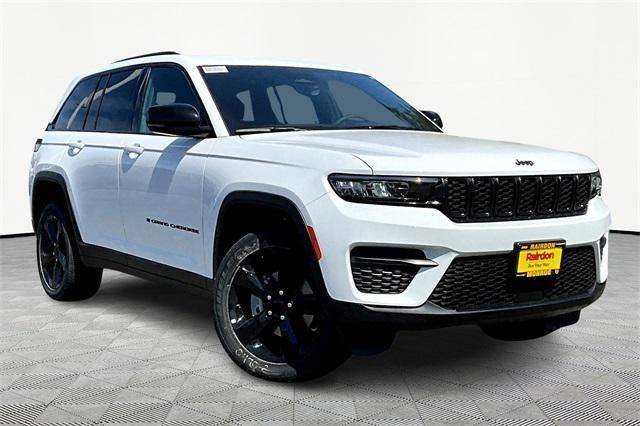 new 2025 Jeep Grand Cherokee car, priced at $47,780
