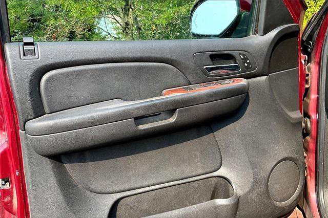 used 2007 Chevrolet Avalanche car, priced at $6,500