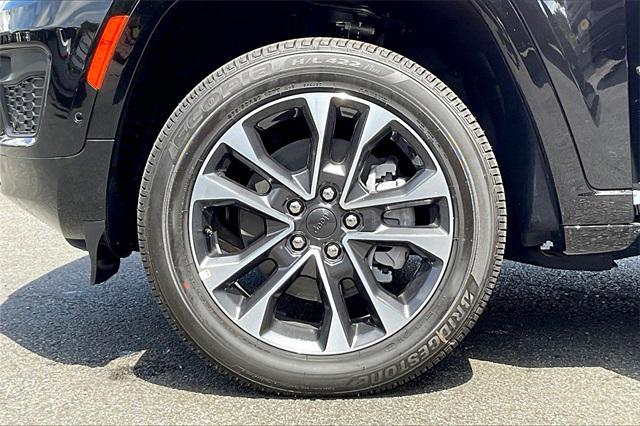 new 2025 Jeep Grand Cherokee L car, priced at $61,585