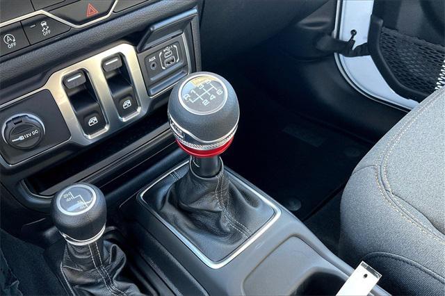 new 2025 Jeep Wrangler car, priced at $34,090
