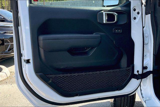 new 2025 Jeep Wrangler car, priced at $34,090