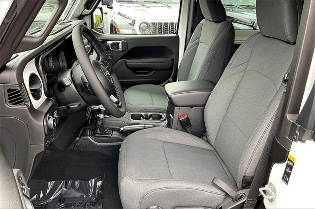 new 2025 Jeep Wrangler car, priced at $41,985