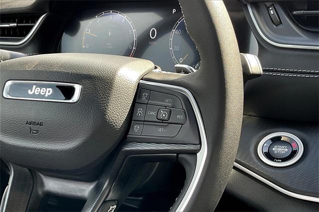 new 2025 Jeep Grand Cherokee car, priced at $48,175