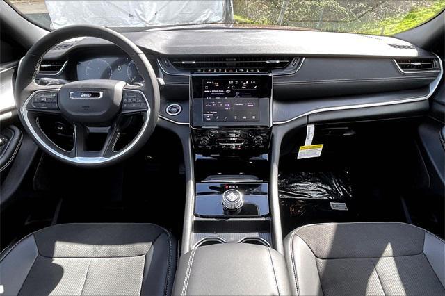new 2025 Jeep Grand Cherokee car, priced at $48,175