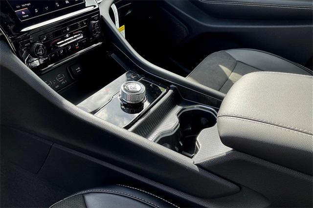 new 2025 Jeep Grand Cherokee car, priced at $48,175