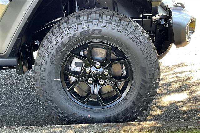 new 2025 Jeep Wrangler car, priced at $52,070