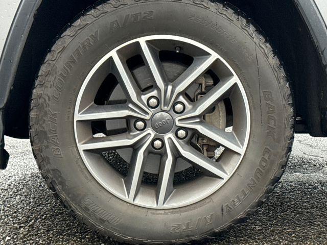 used 2020 Jeep Grand Cherokee car, priced at $15,990