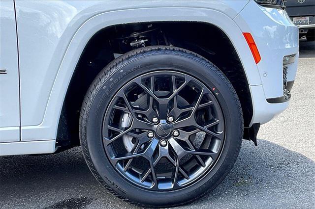 new 2025 Jeep Grand Cherokee L car, priced at $69,060