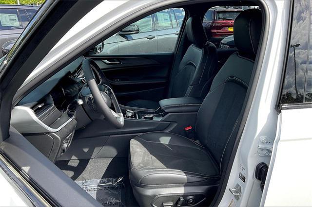 new 2025 Jeep Grand Cherokee car, priced at $48,775