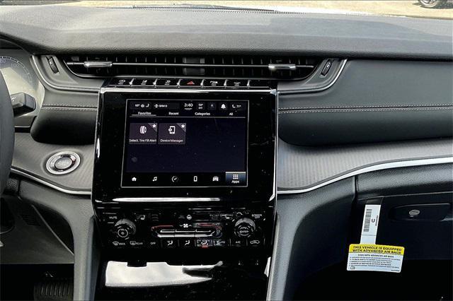 new 2025 Jeep Grand Cherokee car, priced at $48,775