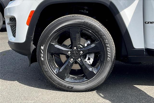 new 2025 Jeep Grand Cherokee car, priced at $48,775